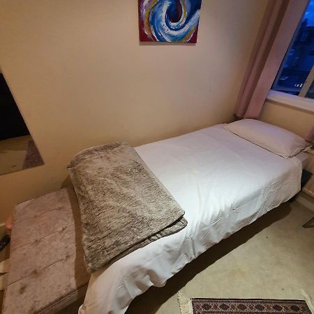 Monalisa Single Room Near Edgware Station Экстерьер фото